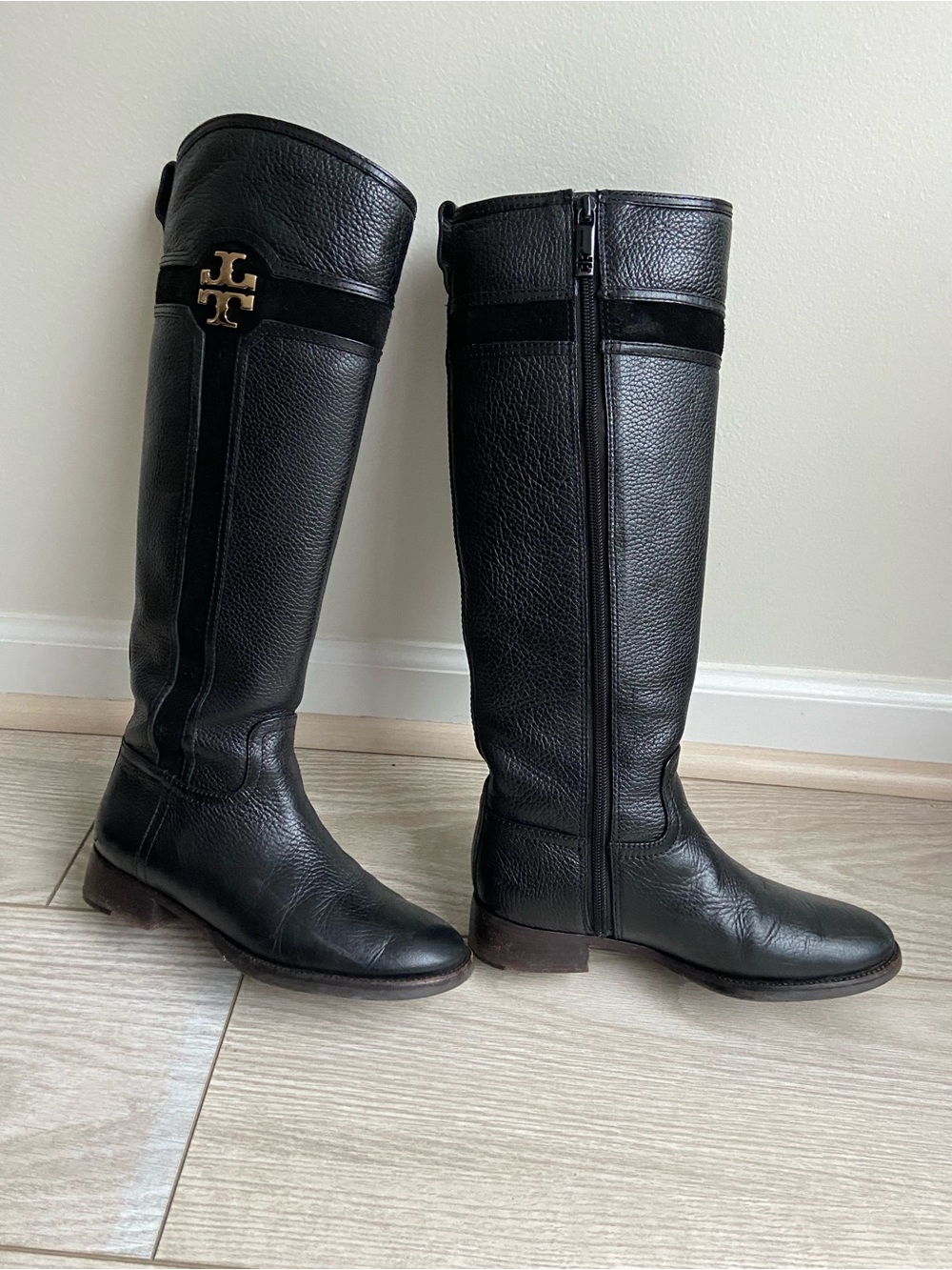 Tory Burch Black Tall Leather Riding Boots with Gold Logo. Size: 5.